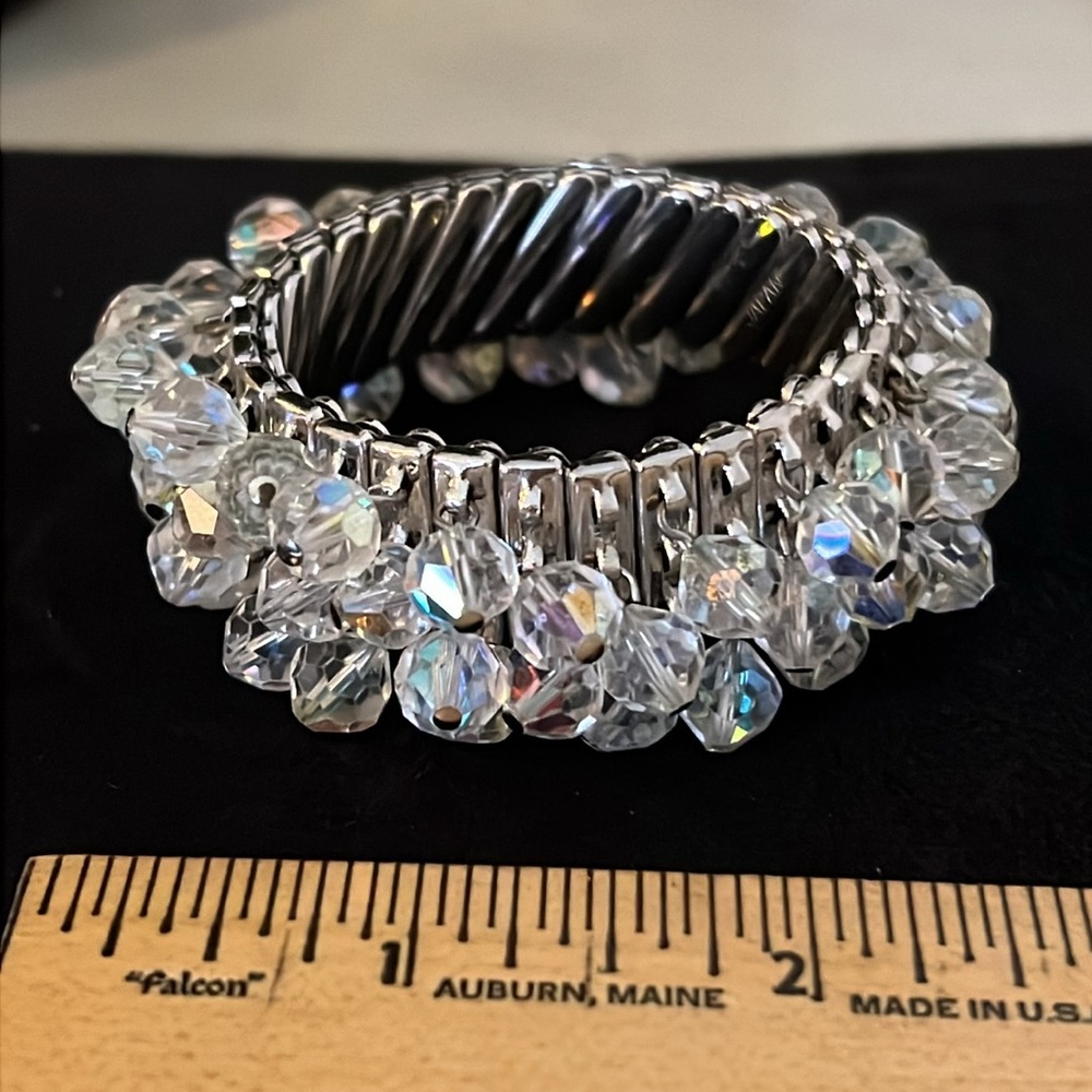 Vintage Japan stretch expandable silver crystal beaded bracelet
